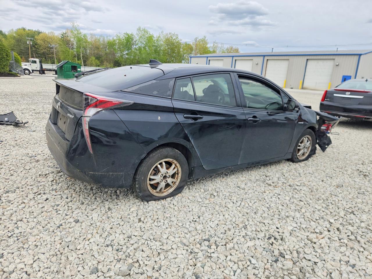 2018 TOYOTA PRIUS TWO photo 5