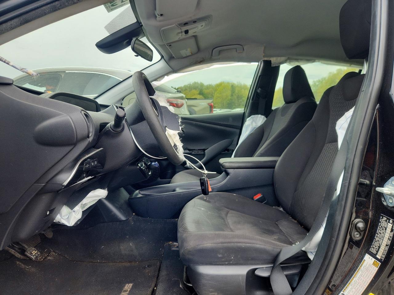 2018 TOYOTA PRIUS TWO photo 13