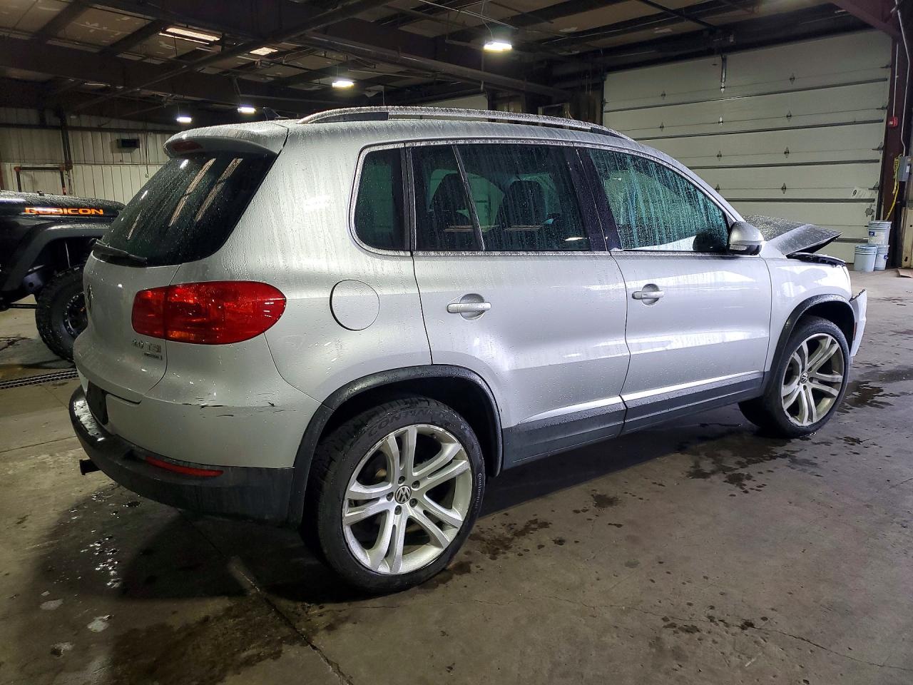2012 VOLKSWAGEN TIGUAN S photo 3