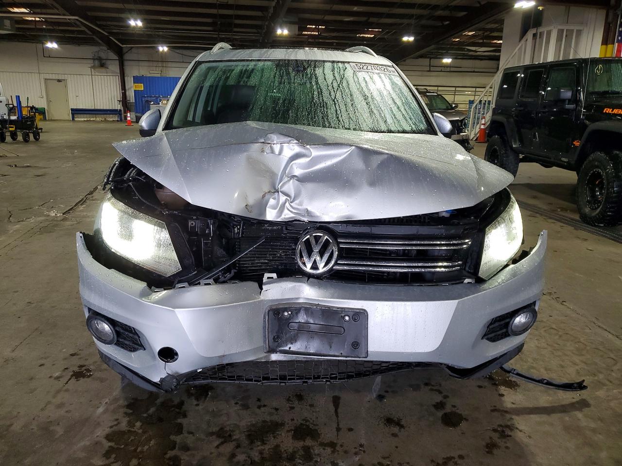 2012 VOLKSWAGEN TIGUAN S photo 5