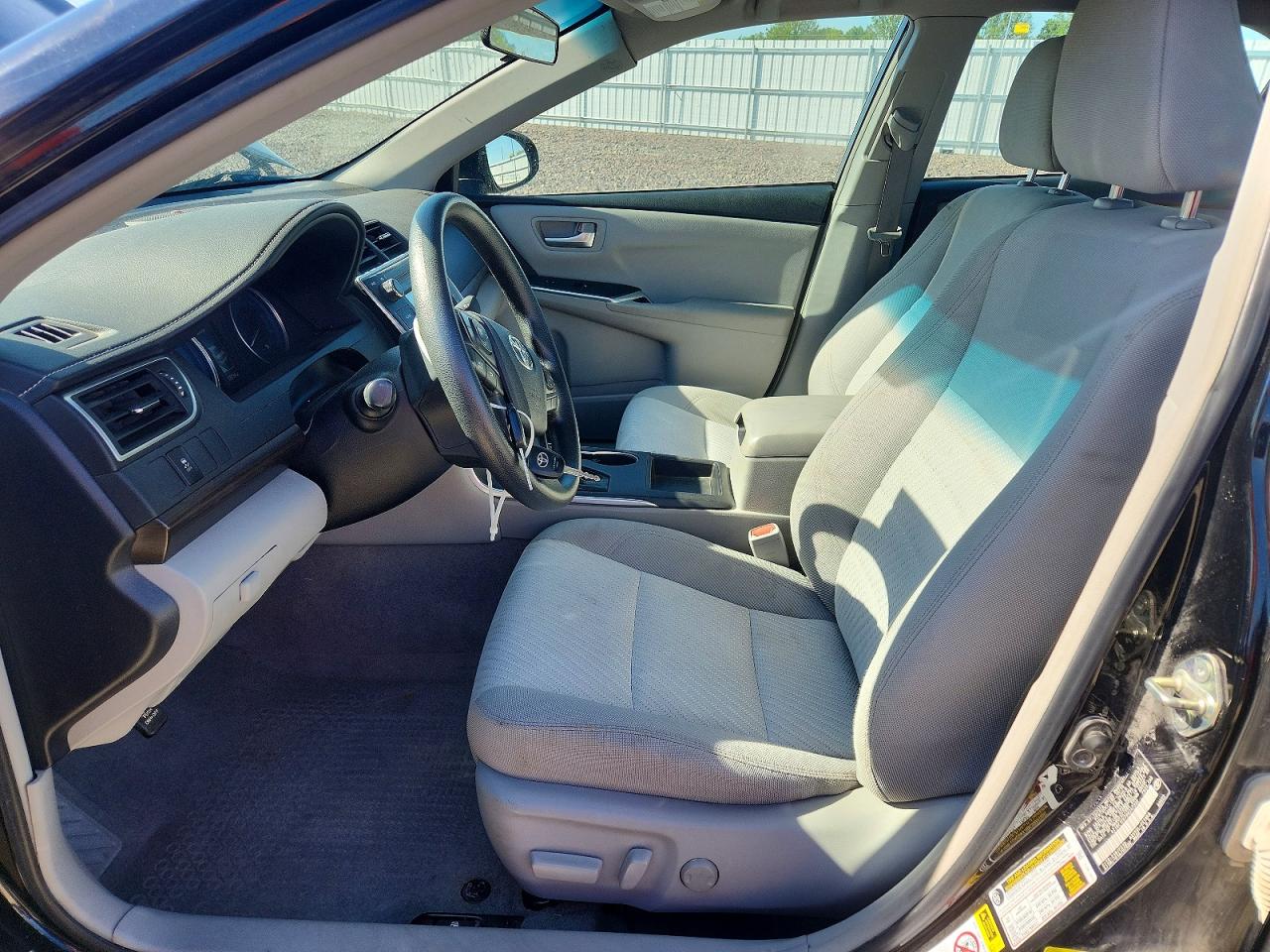 2017 TOYOTA CAMRY LE photo 7
