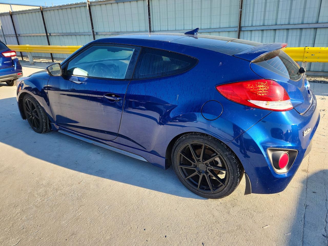 2016 HYUNDAI VELOSTER TURBO photo 3