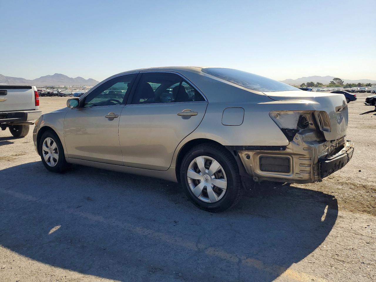 2007 TOYOTA CAMRY LE photo 2
