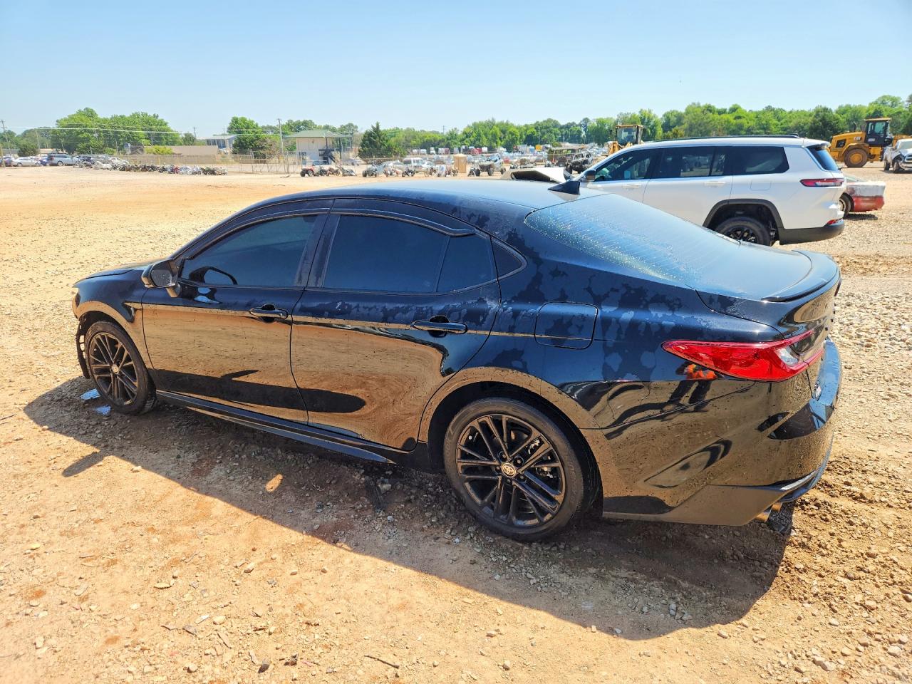 2025 TOYOTA CAMRY SE photo 4