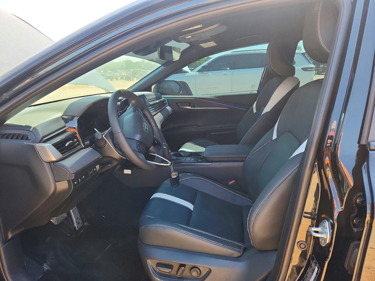 2025 TOYOTA CAMRY SE photo 19