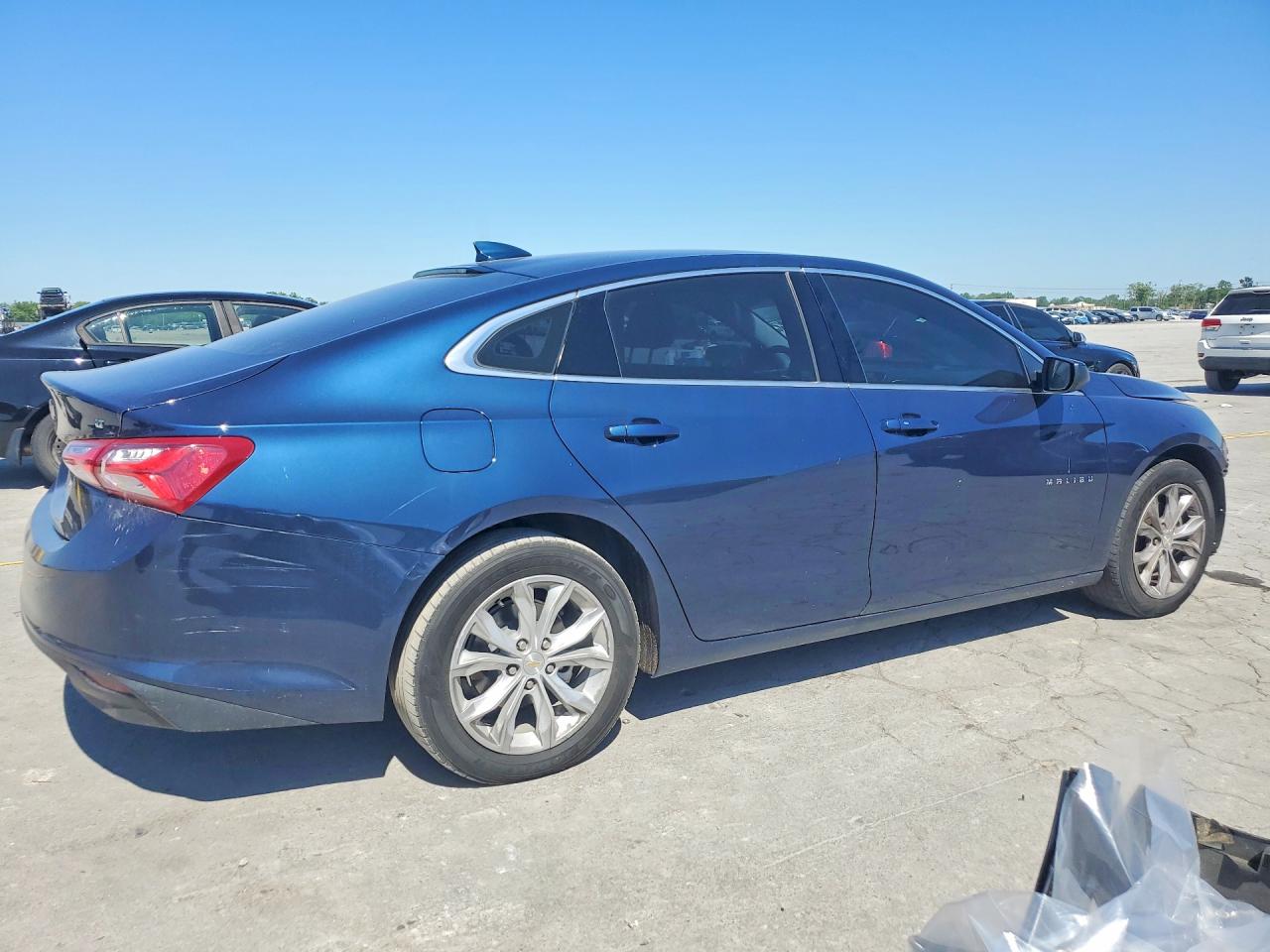 2022 CHEVROLET MALIBU LT photo 5