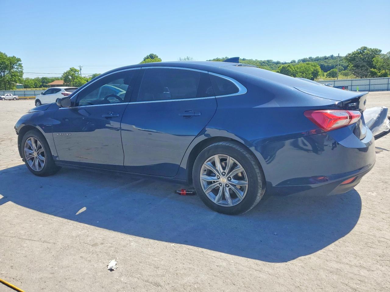 2022 CHEVROLET MALIBU LT photo 3