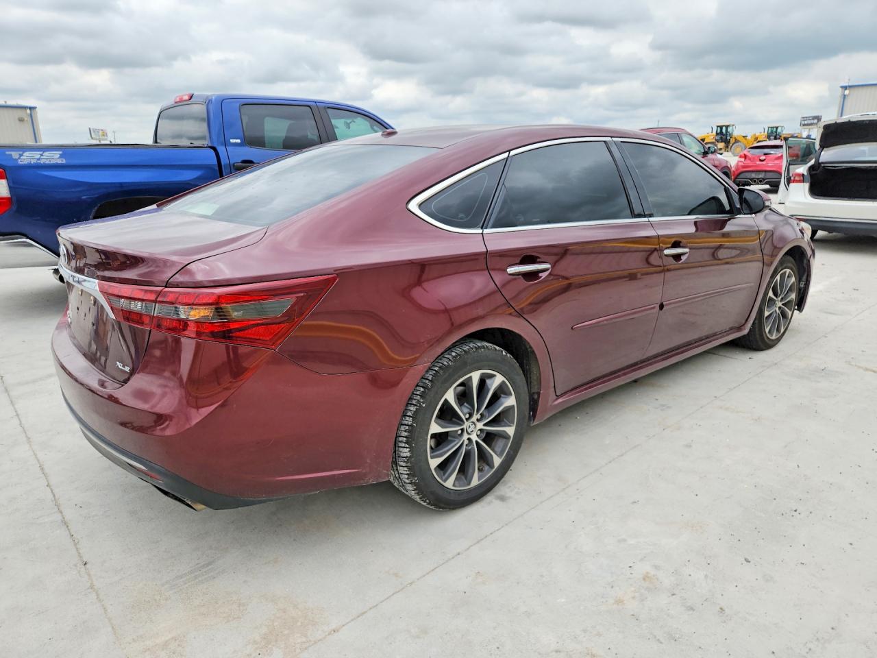 2016 TOYOTA AVALON XLE photo 5