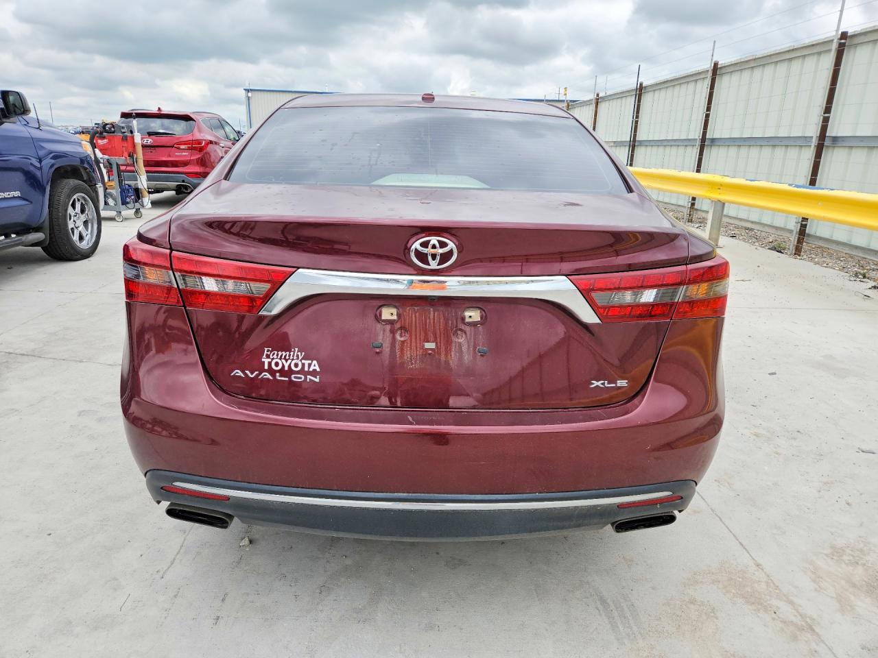 2016 TOYOTA AVALON XLE photo 11