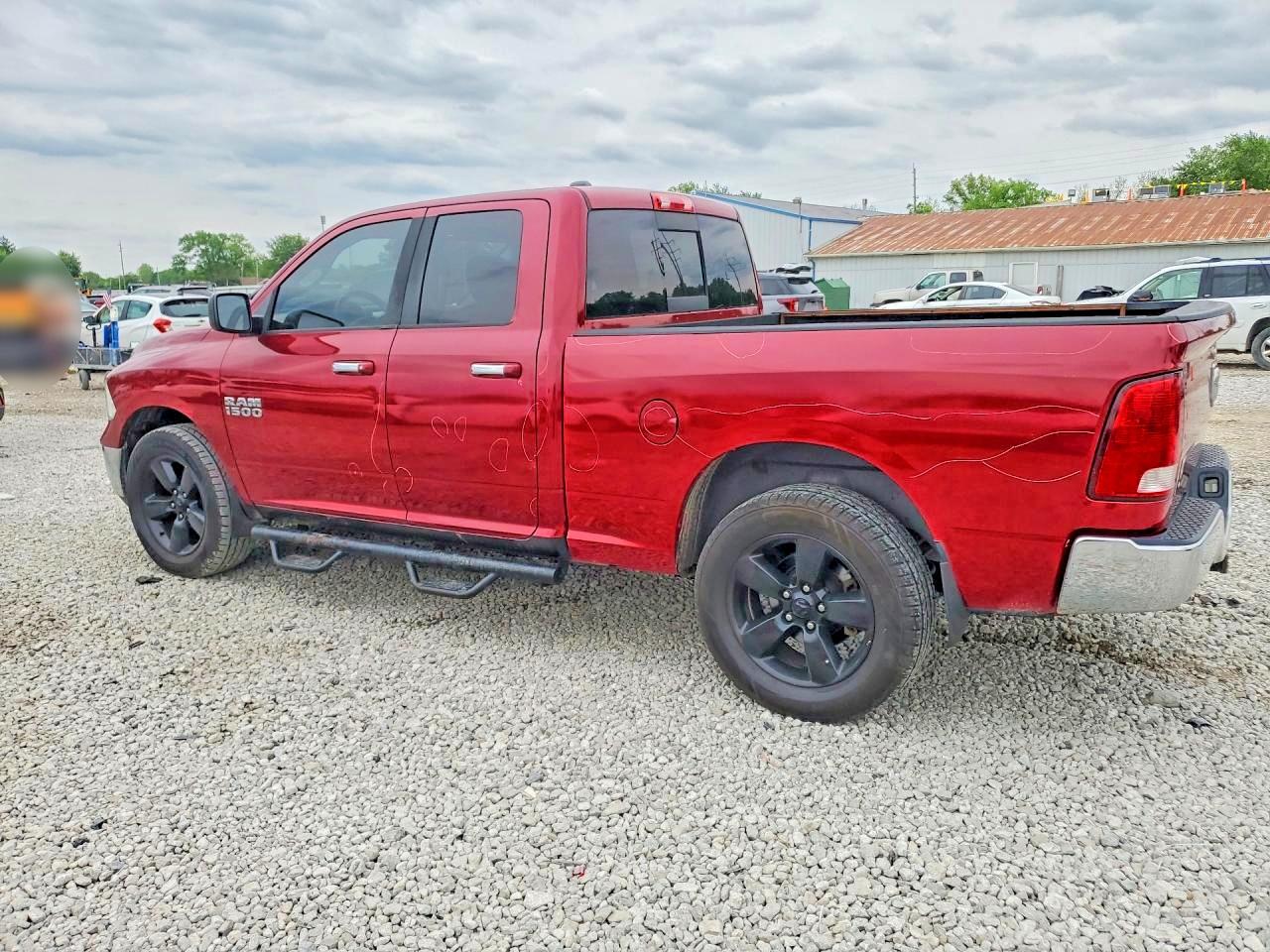2014 RAM 1500 SLT photo 2