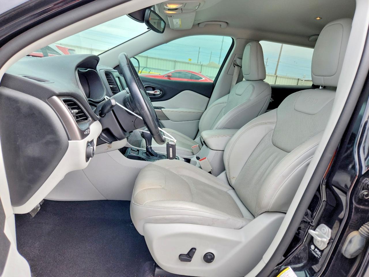 2021 JEEP CHEROKEE LATITUDE LUX photo 13