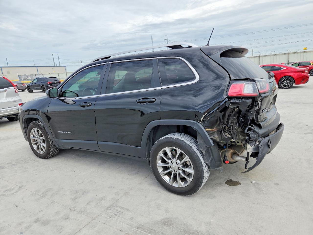 2021 JEEP CHEROKEE LATITUDE LUX photo 3