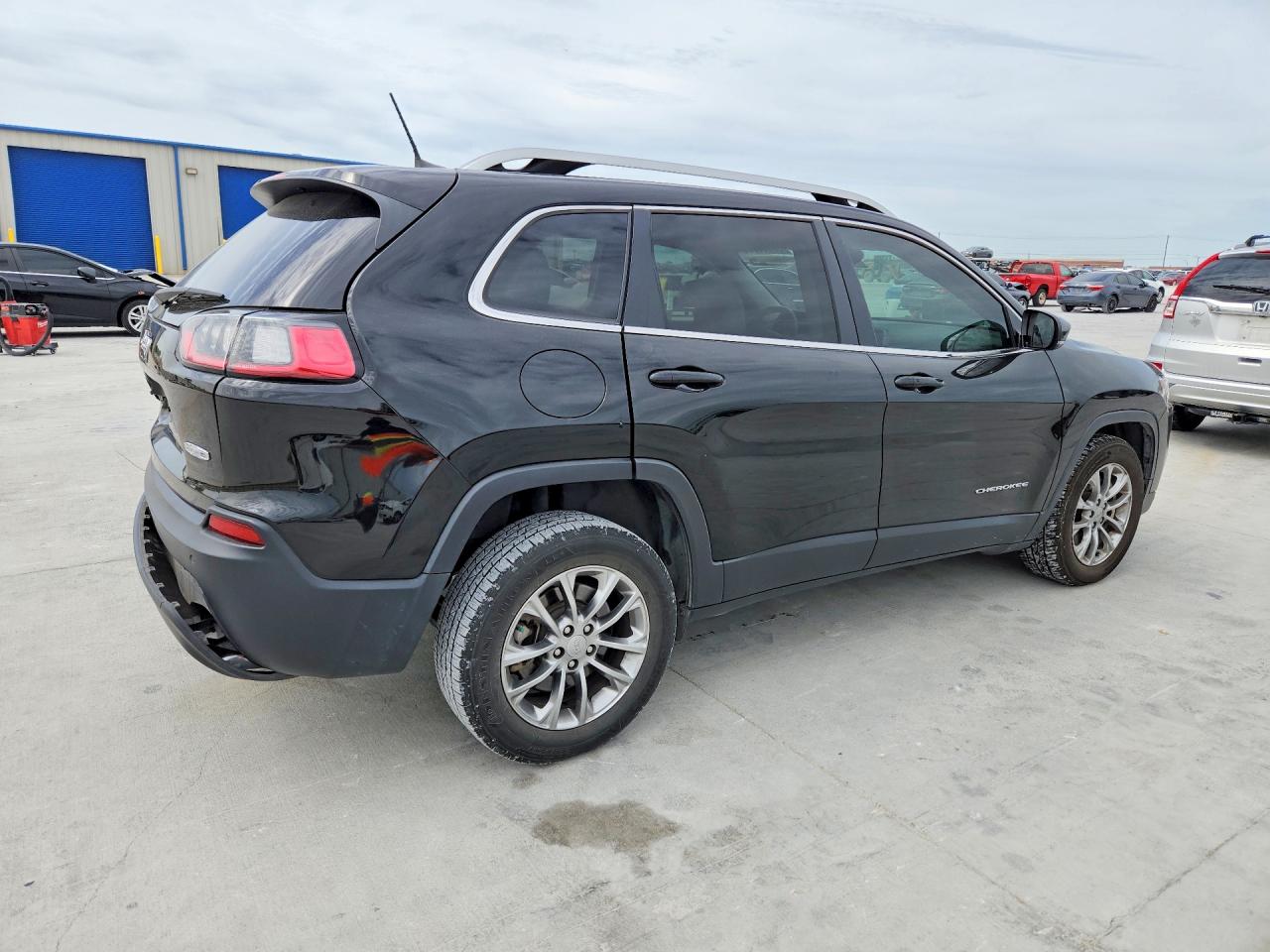 2021 JEEP CHEROKEE LATITUDE LUX photo 5