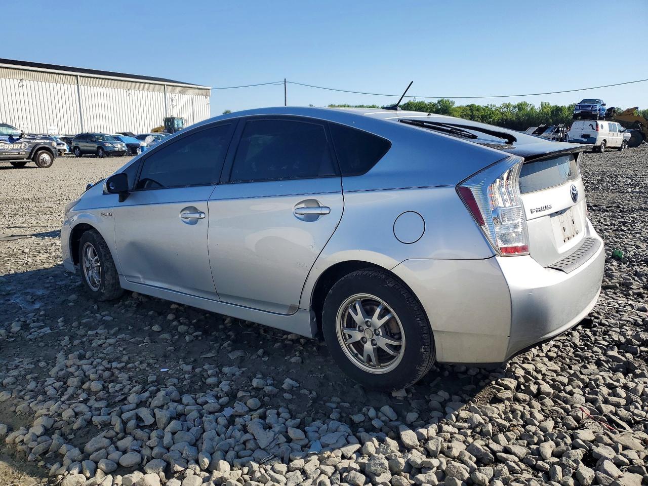 2011 TOYOTA PRIUS THREE photo 2