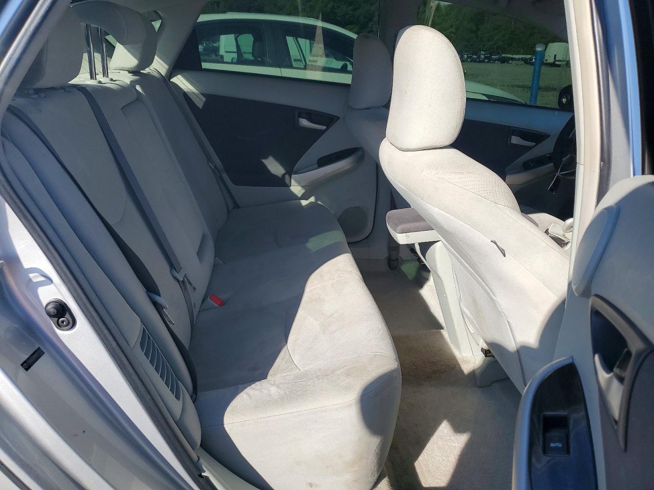 2011 TOYOTA PRIUS THREE photo 10