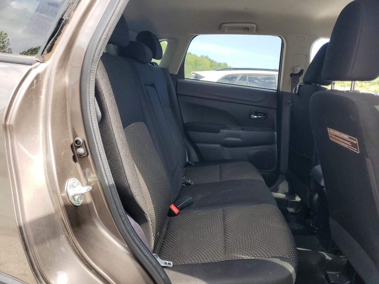 2016 MITSUBISHI OUTLANDER SPORT ES photo 11