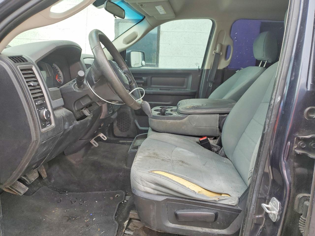 2014 RAM 1500 ST photo 19