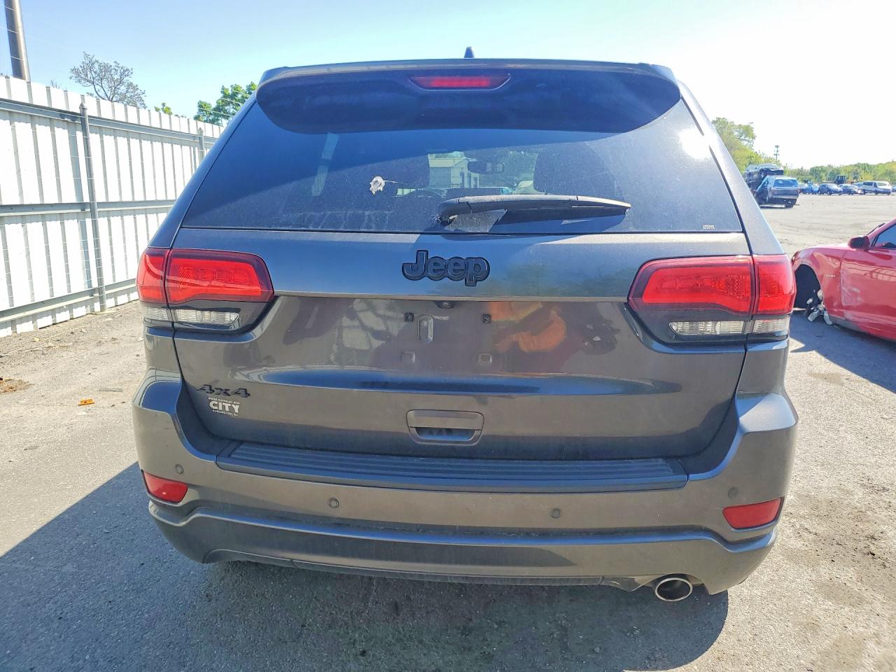 2020 JEEP GRAND CHEROKEE LAREDO photo 6