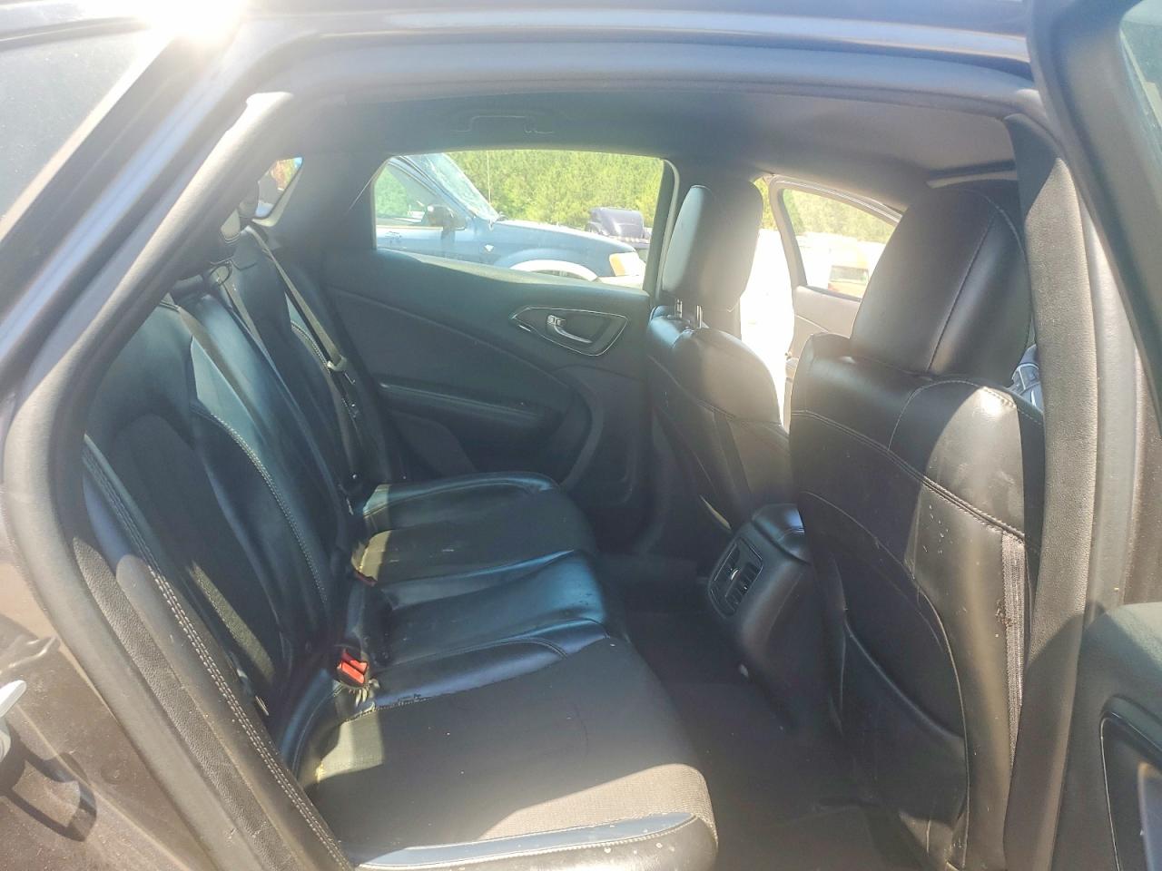 2015 CHRYSLER 200 S photo 19