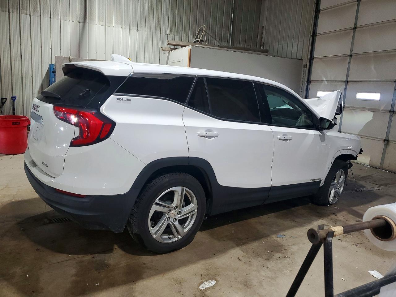 2018 GMC TERRAIN SLE photo 5
