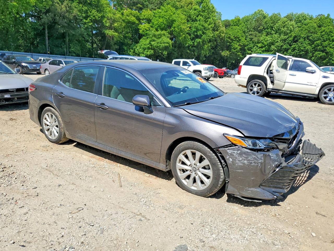 2018 TOYOTA CAMRY LE photo 7