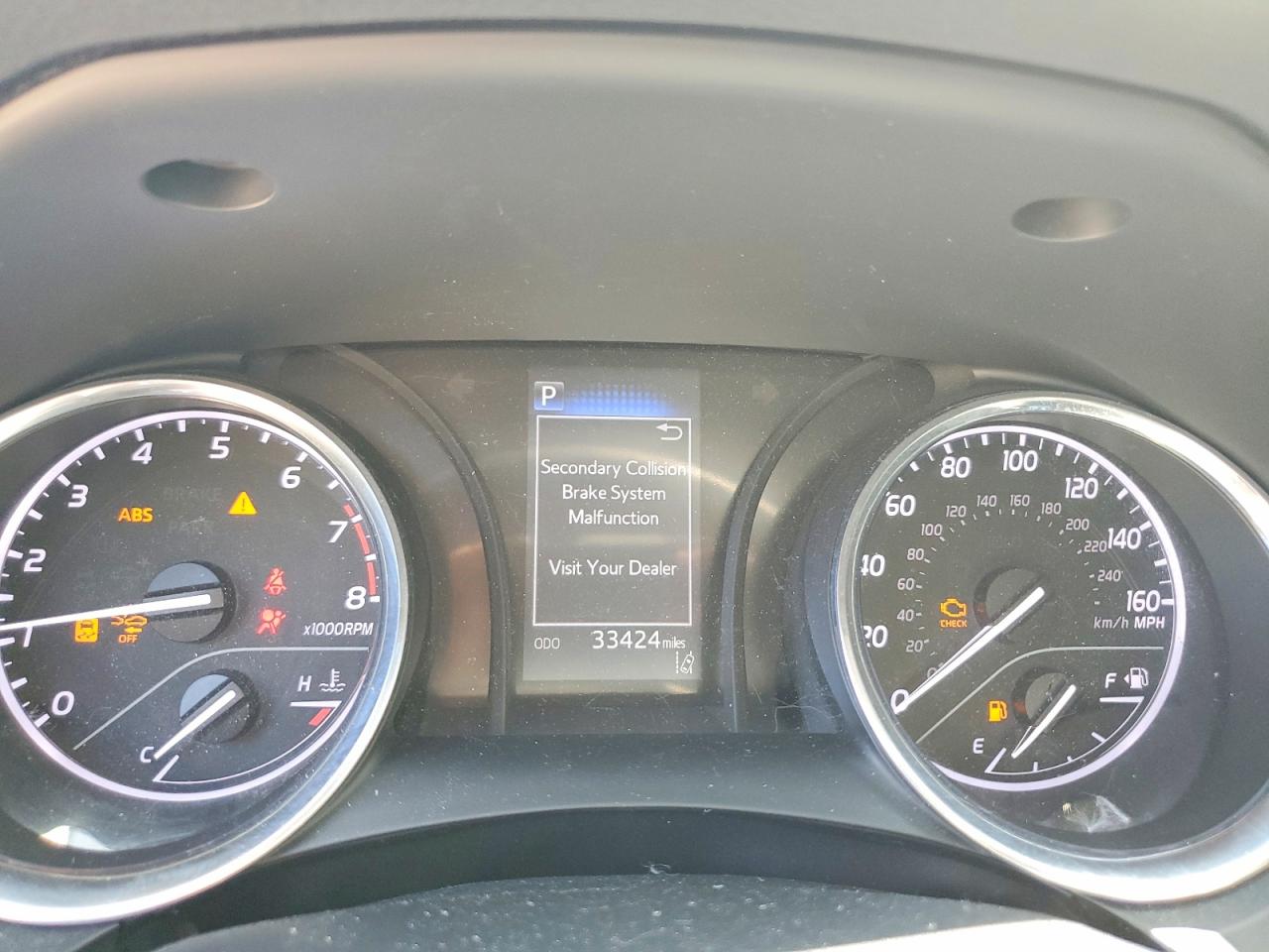 2018 TOYOTA CAMRY LE photo 17