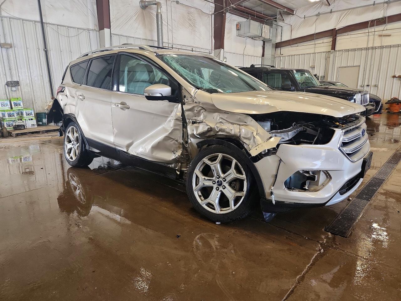 2017 FORD ESCAPE TITANIUM photo 4