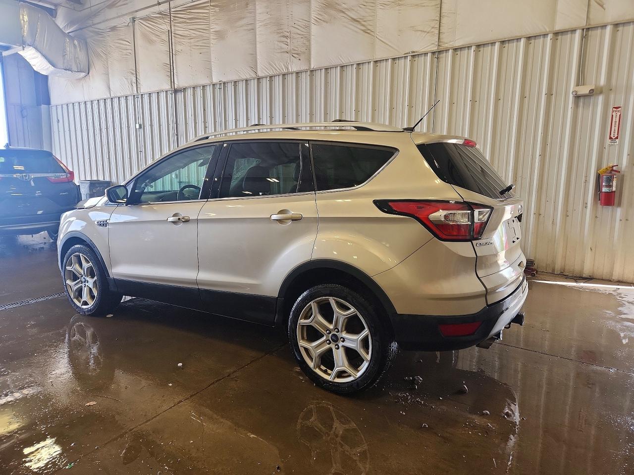 2017 FORD ESCAPE TITANIUM photo 2