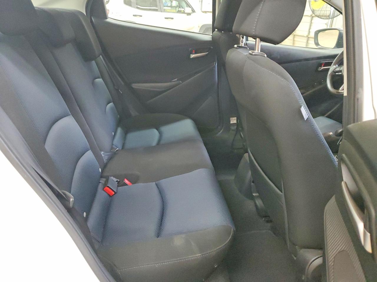 2019 TOYOTA YARIS LE photo 28