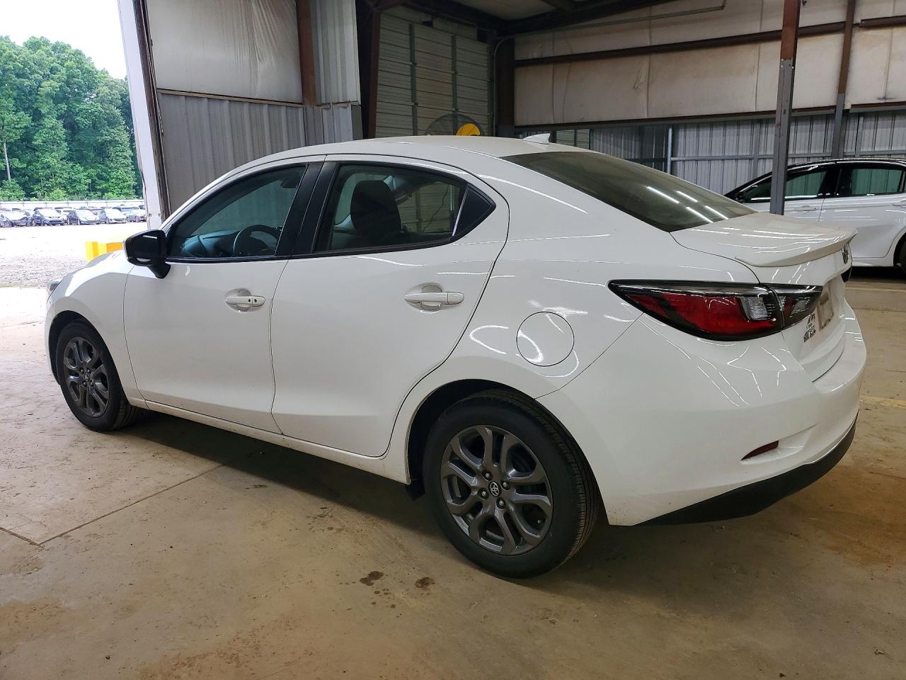2019 TOYOTA YARIS LE photo 4