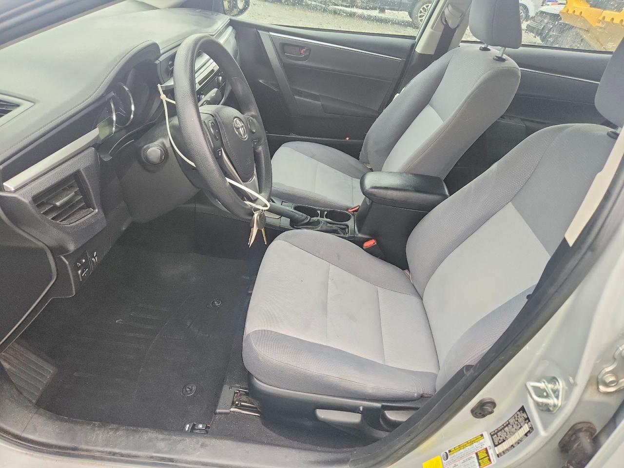 2015 TOYOTA COROLLA L photo 13