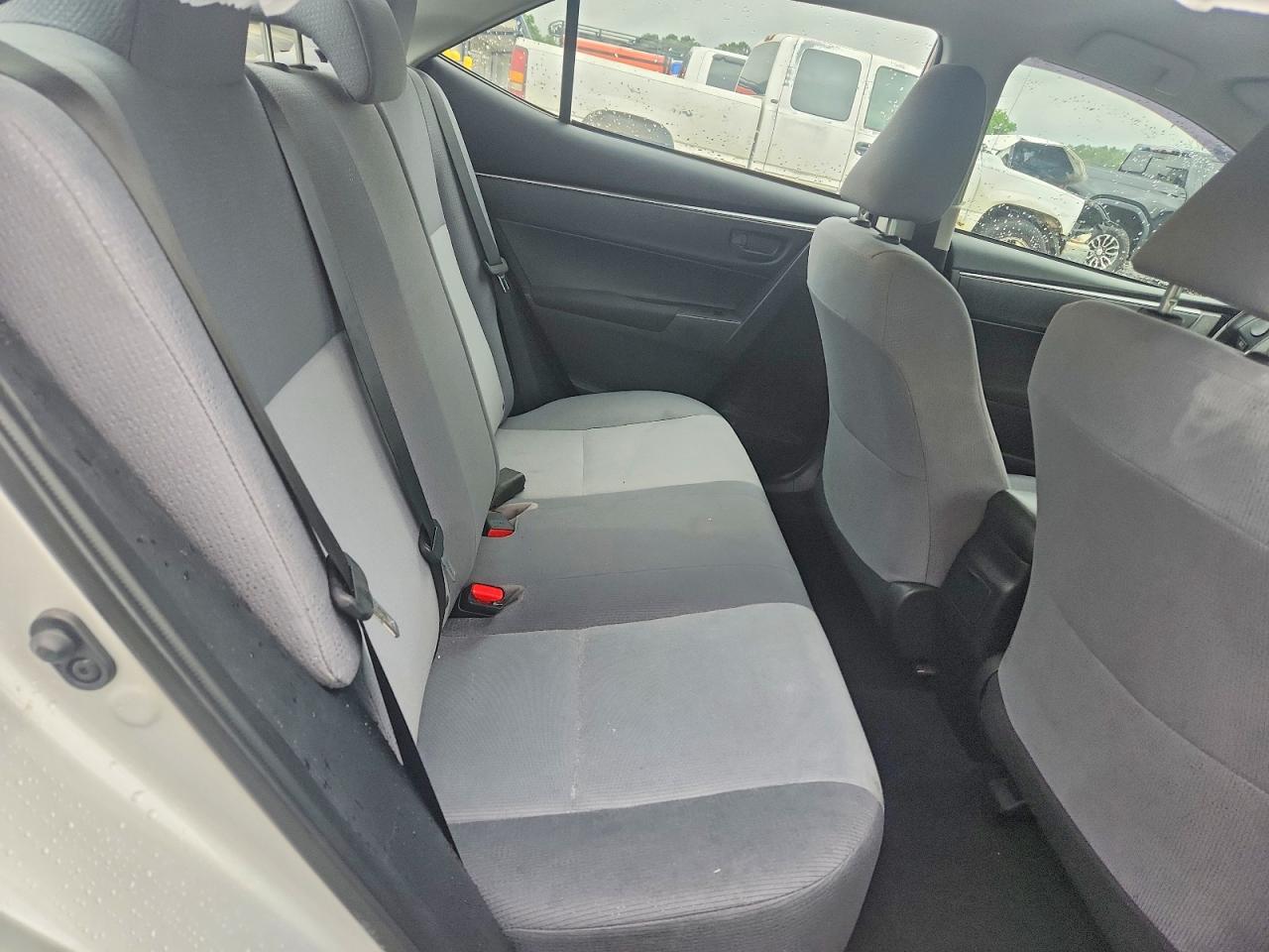 2015 TOYOTA COROLLA L photo 19