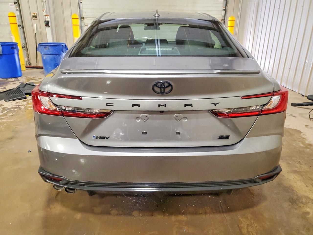 2025 TOYOTA CAMRY SE photo 11