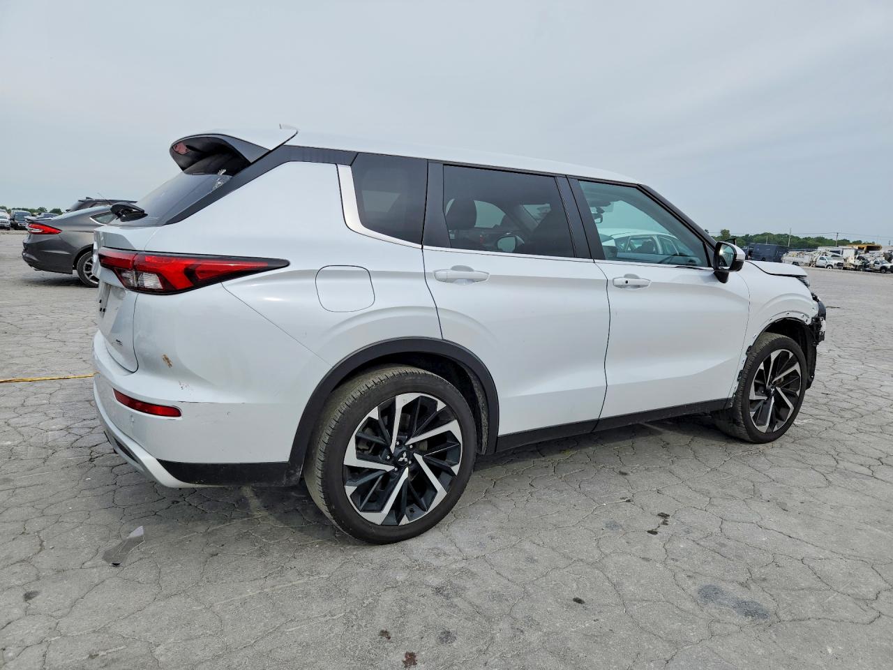 2024 MITSUBISHI OUTLANDER SE photo 7