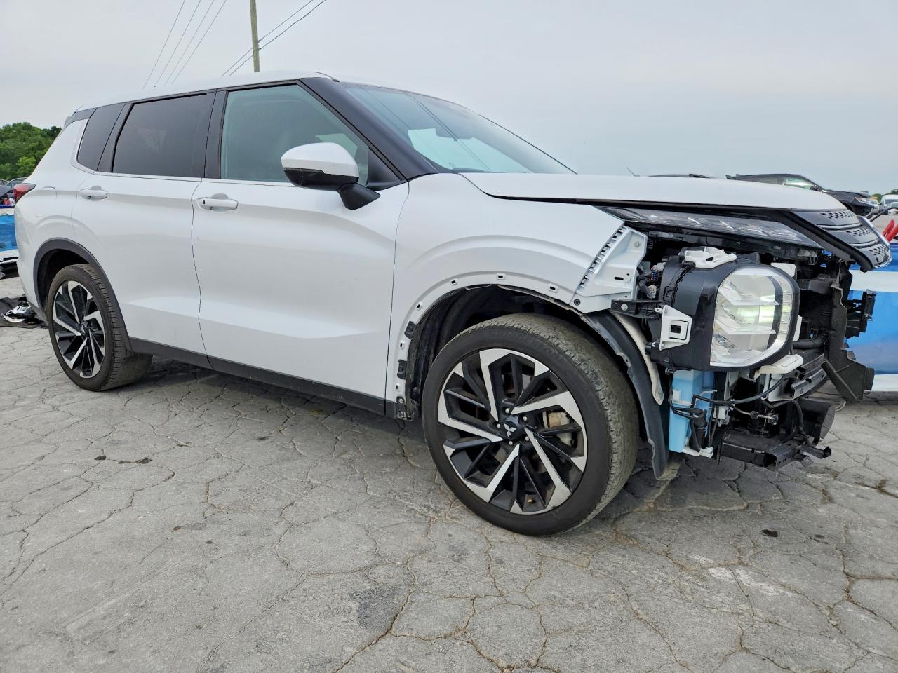 2024 MITSUBISHI OUTLANDER SE photo 10