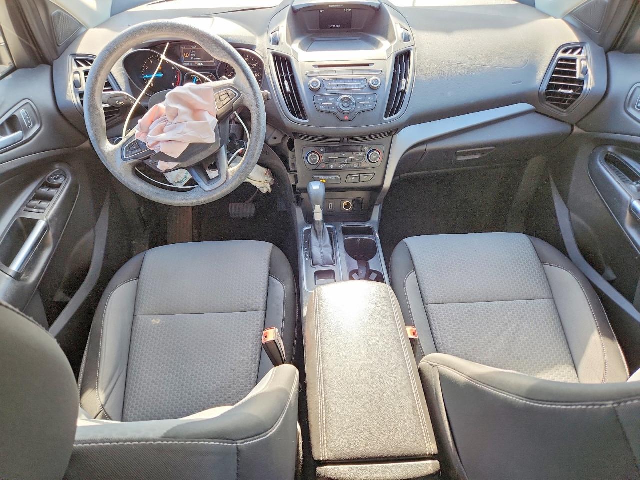 2017 FORD ESCAPE SE photo 8