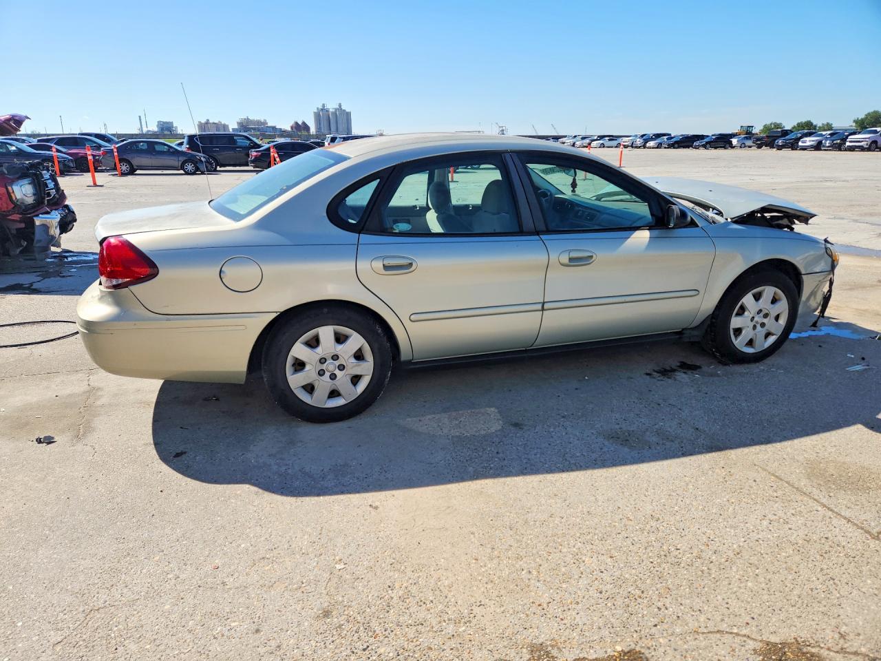 2005 FORD TAURUS SE photo 3