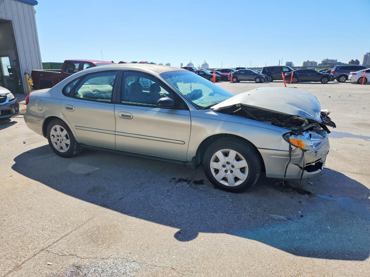 2005 FORD TAURUS SE photo 4