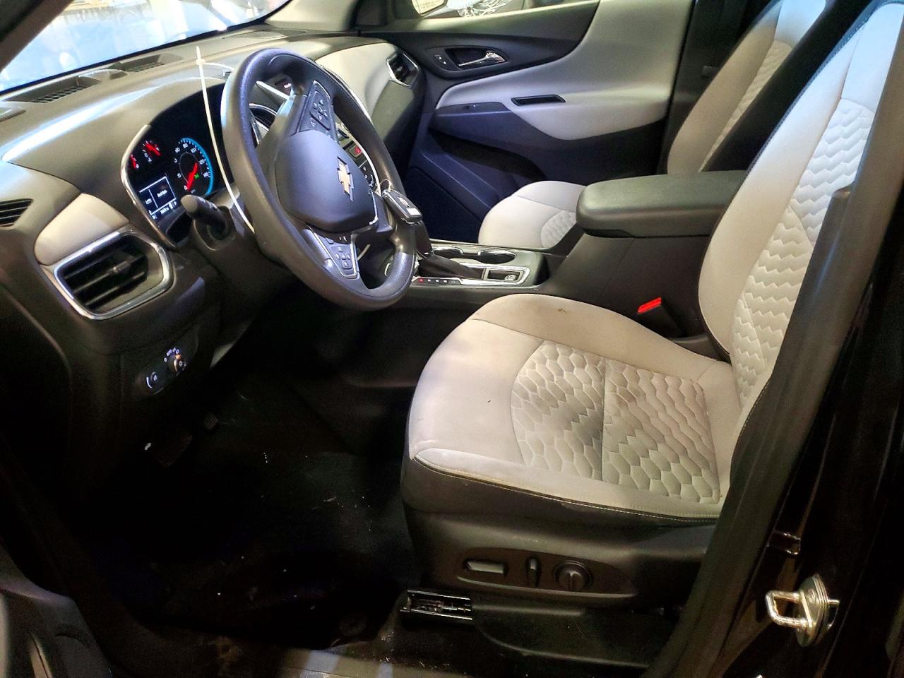 2021 CHEVROLET EQUINOX LS photo 13