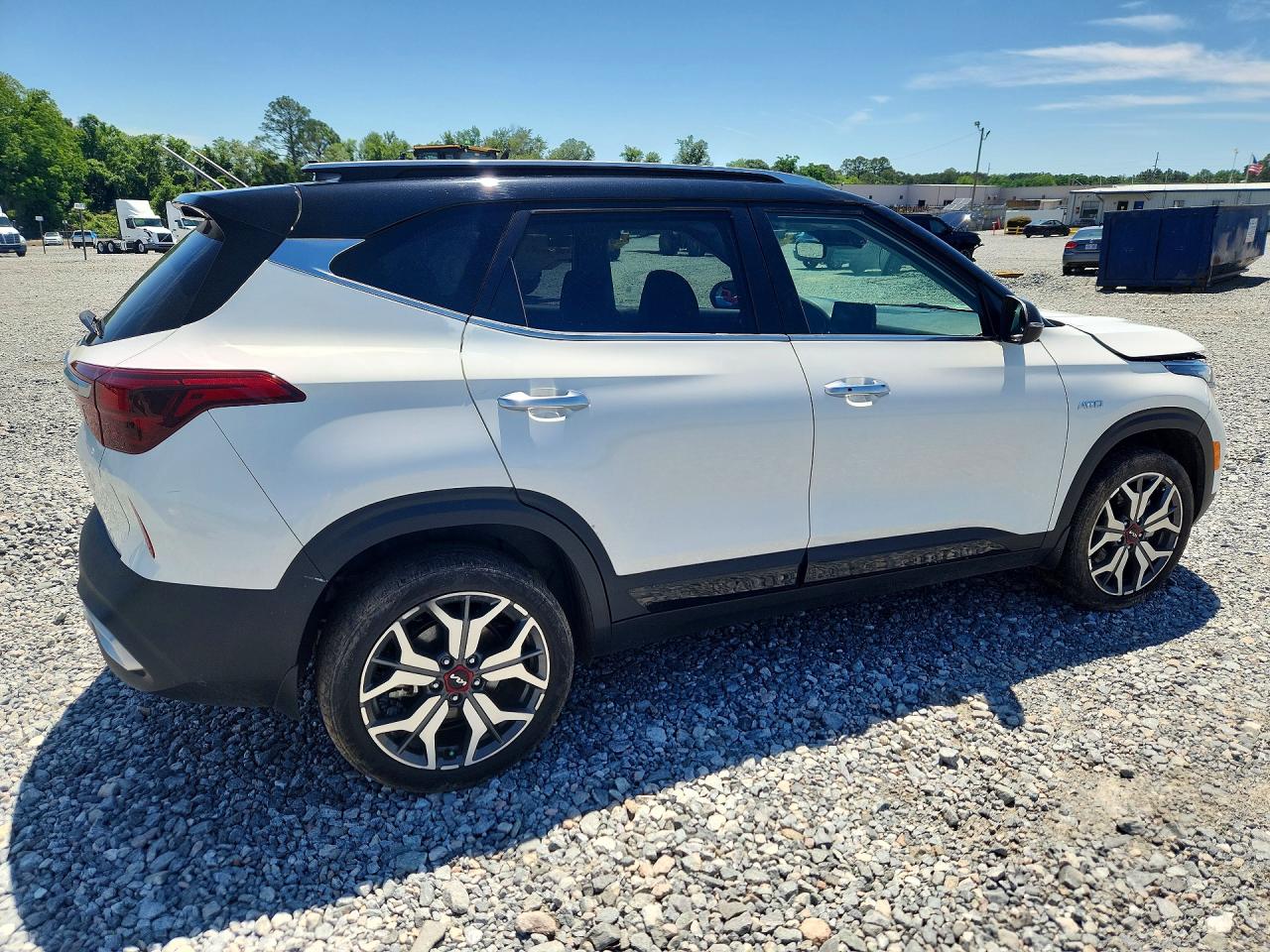 2023 KIA SELTOS SX photo 5