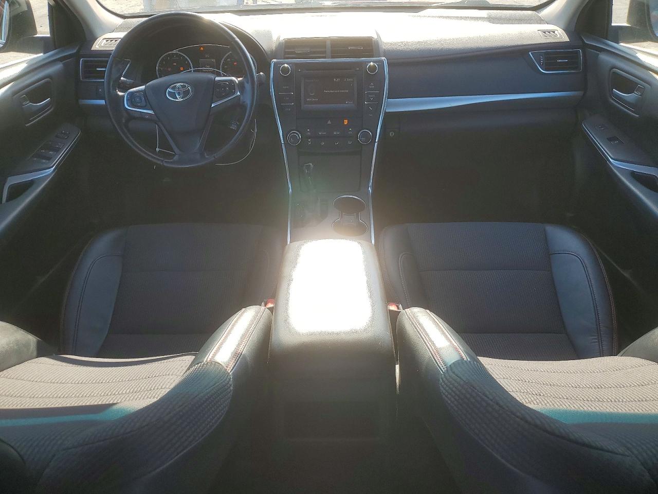 2016 TOYOTA CAMRY SE photo 15