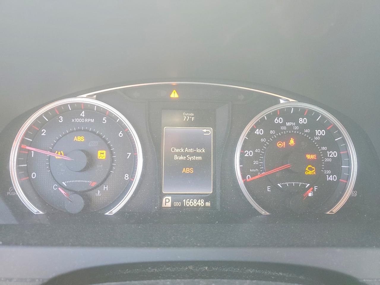 2016 TOYOTA CAMRY SE photo 17