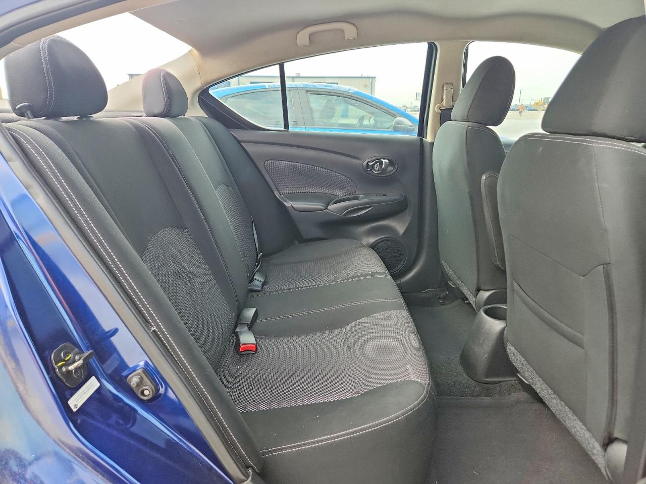 2018 NISSAN VERSA SV photo 10