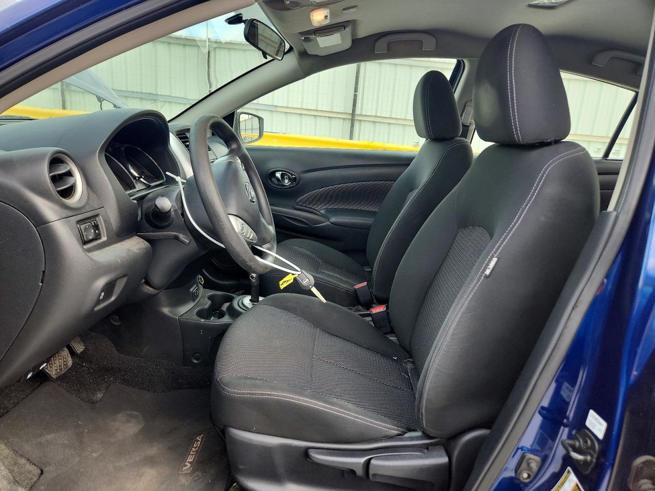 2018 NISSAN VERSA SV photo 7