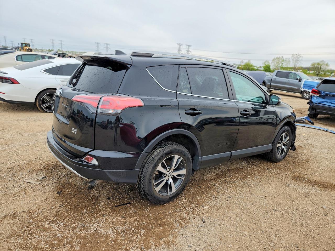 2018 TOYOTA RAV4 XLE photo 5