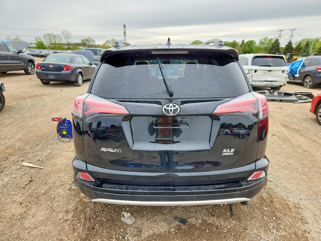 2018 TOYOTA RAV4 XLE photo 11