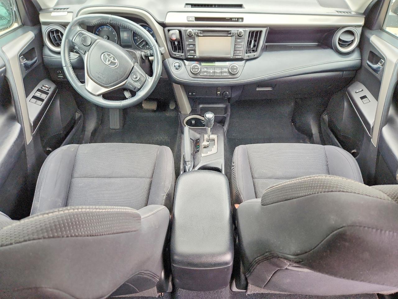 2018 TOYOTA RAV4 XLE photo 15