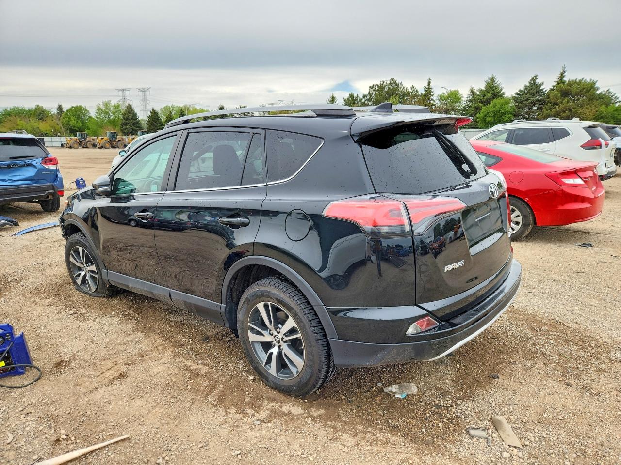 2018 TOYOTA RAV4 XLE photo 3