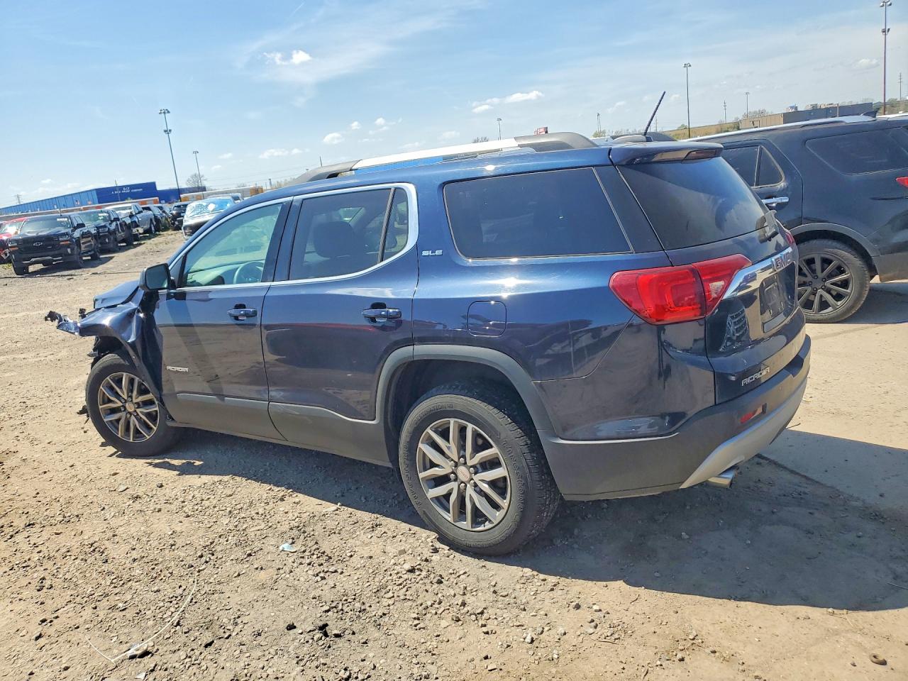 2017 GMC ACADIA SLE photo 3