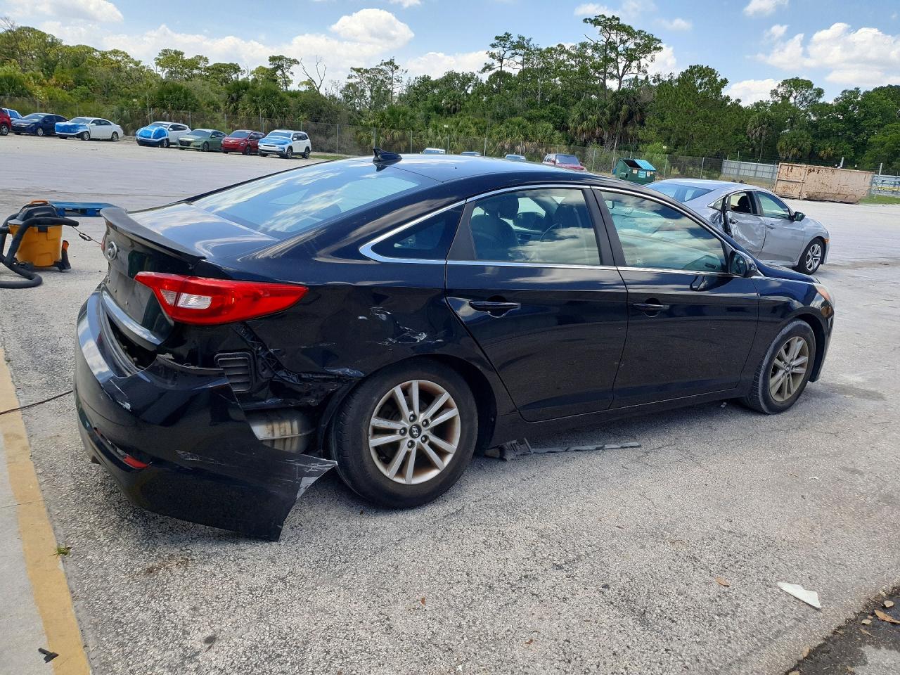 2015 HYUNDAI SONATA SE photo 7